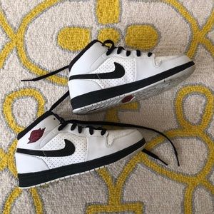 🖤Kid’s Air Jordan🖤 Sz 1Y